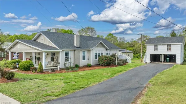 $399,900 | 271 North Main Street, Denton, NC 27239