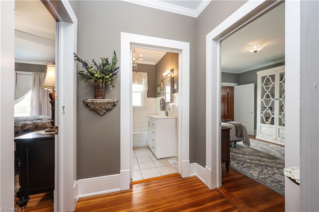 271 North Main Street Denton, NC 27239 - Photo 21 of 50 Beautiful hardwood floors