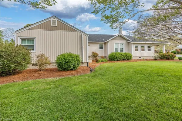 $399,900 | 271 North Main Street, Denton, NC 27239