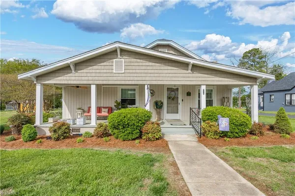 $399,900 | 271 North Main Street, Denton, NC 27239