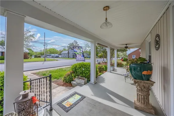 $399,900 | 271 North Main Street, Denton, NC 27239
