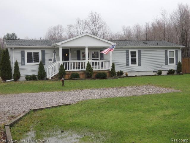 2136 Dunlap Road Smiths Creek, MI 48074 - Photo 2 of 6 DSCN1946.jpg