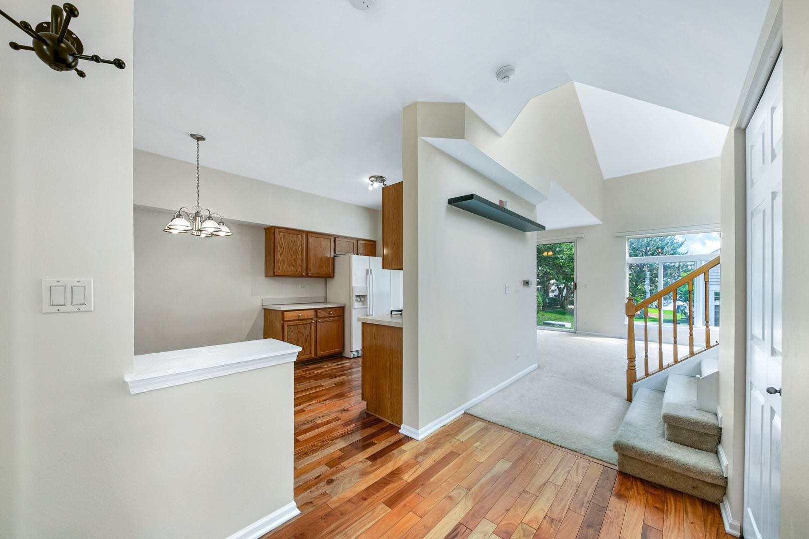 1074 Ripple Ridge Darien, IL 60561 - Photo 4 of 24