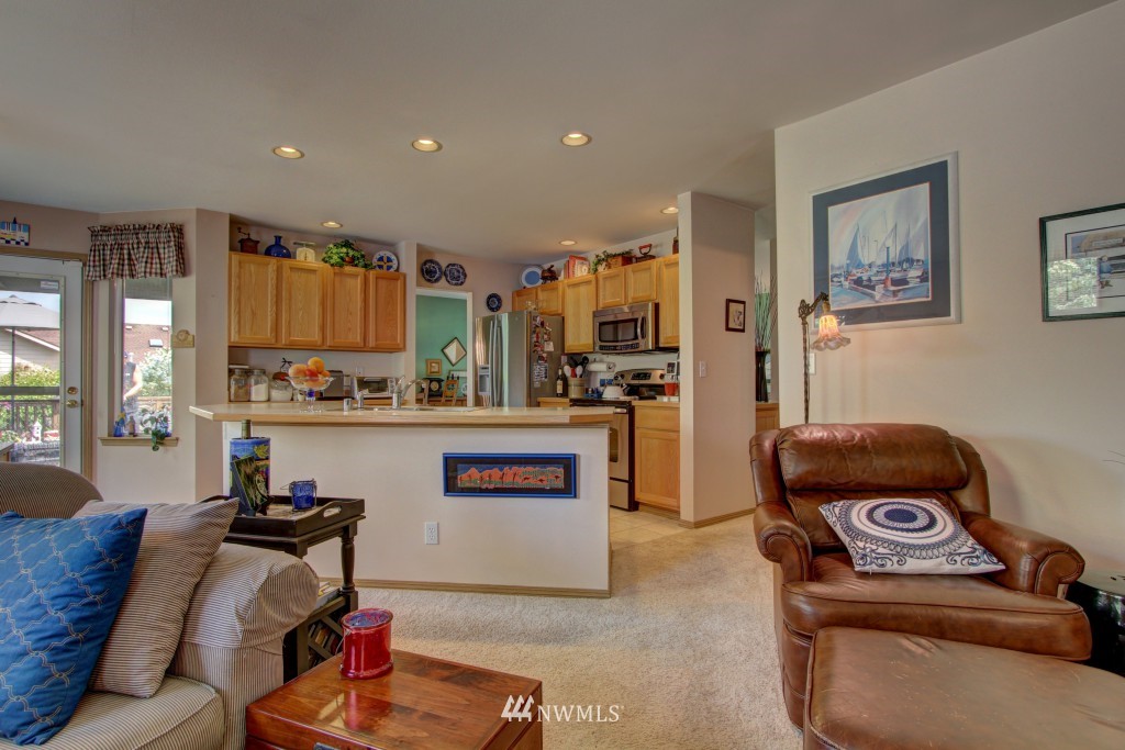 12208 Northeast 165th Place Bothell, WA 98011 - Photo 12 of 23 Gallery Image 12
