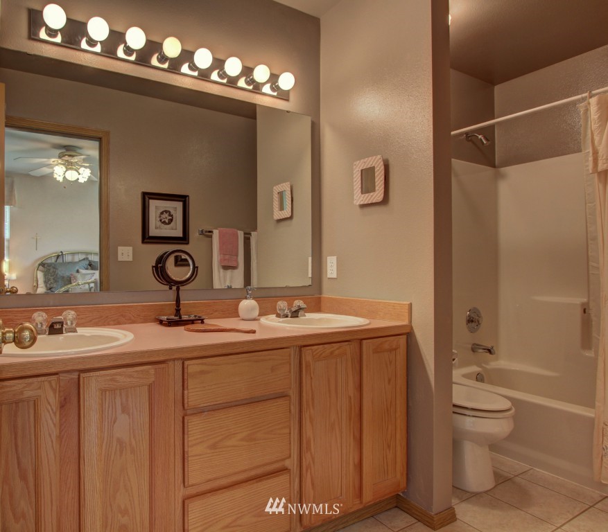 12208 Northeast 165th Place Bothell, WA 98011 - Photo 15 of 23 Gallery Image 15