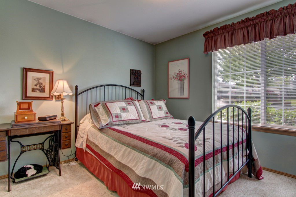 12208 Northeast 165th Place Bothell, WA 98011 - Photo 16 of 23 Gallery Image 16