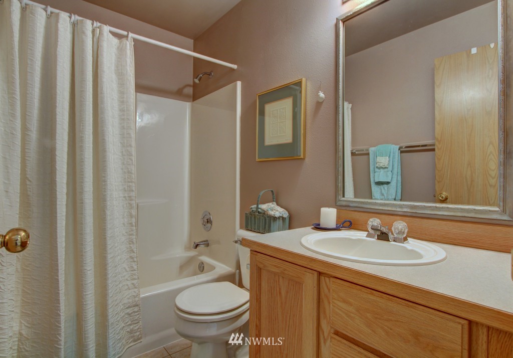 12208 Northeast 165th Place Bothell, WA 98011 - Photo 17 of 23 Gallery Image 17