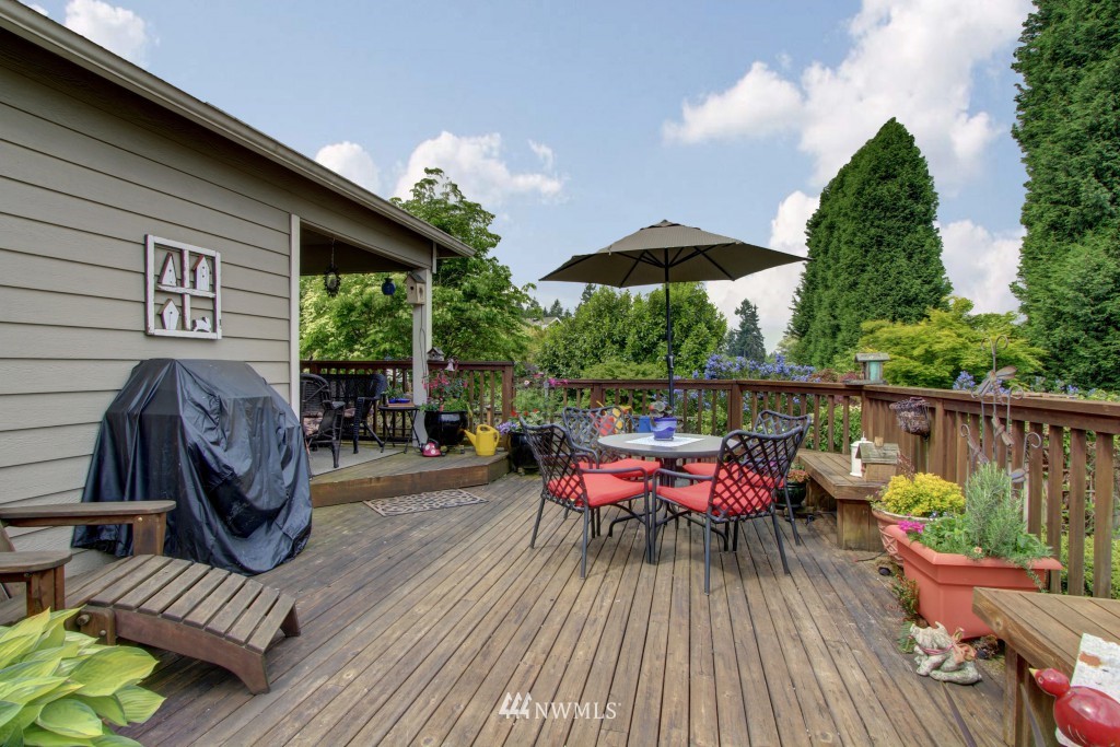 12208 Northeast 165th Place Bothell, WA 98011 - Photo 20 of 23 Gallery Image 20