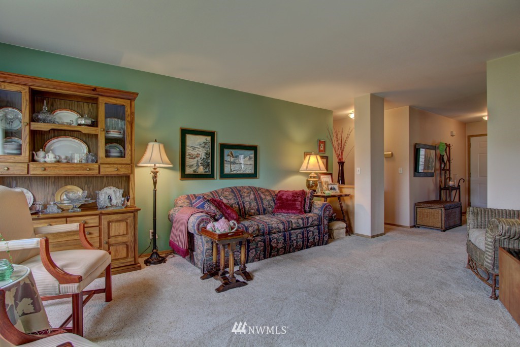 12208 Northeast 165th Place Bothell, WA 98011 - Photo 4 of 23 Gallery Image 4