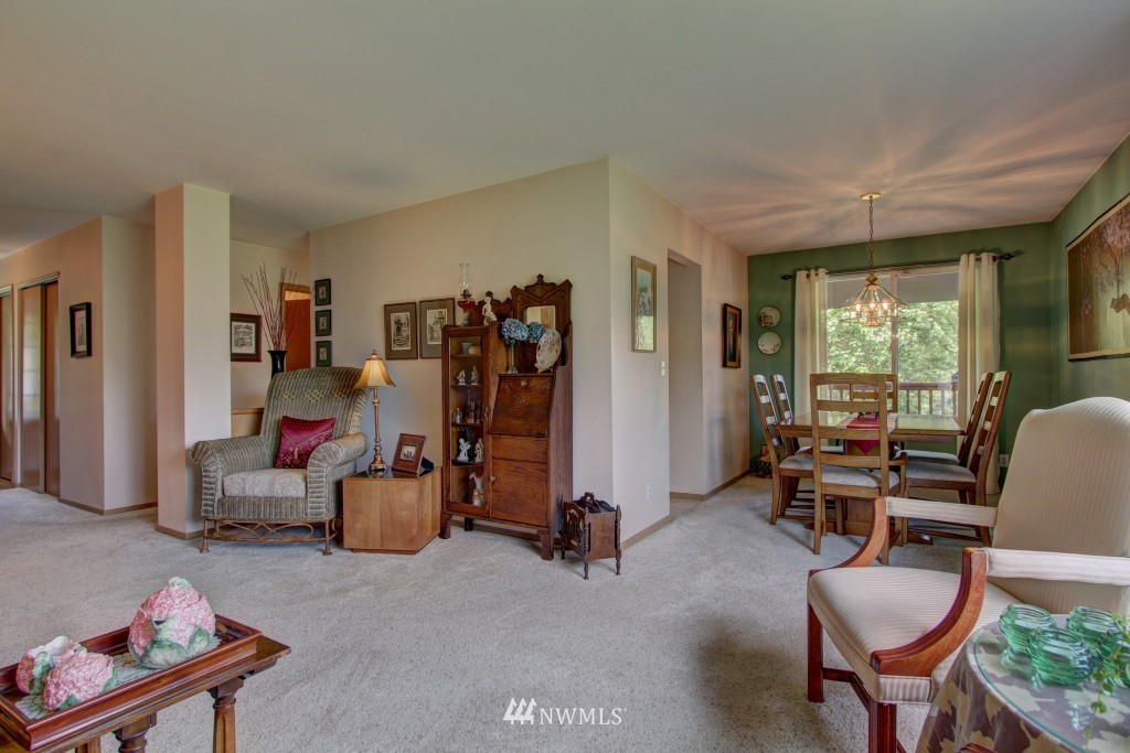 12208 Northeast 165th Place Bothell, WA 98011 - Photo 6 of 23 Gallery Image 6