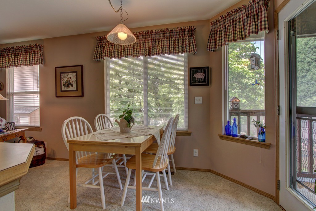 12208 Northeast 165th Place Bothell, WA 98011 - Photo 8 of 23 Gallery Image 8
