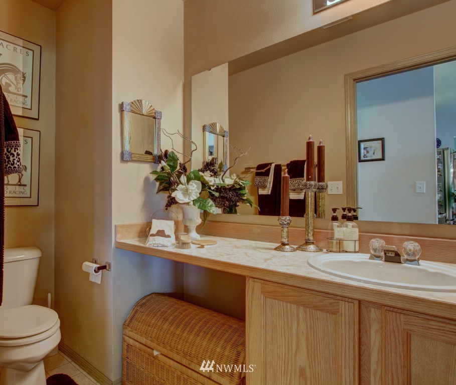 12208 Northeast 165th Place Bothell, WA 98011 - Photo 9 of 23 Gallery Image 9