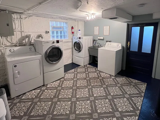 $3,500 | 2447 North Mozart Street, Unit 1, Chicago, IL 60647