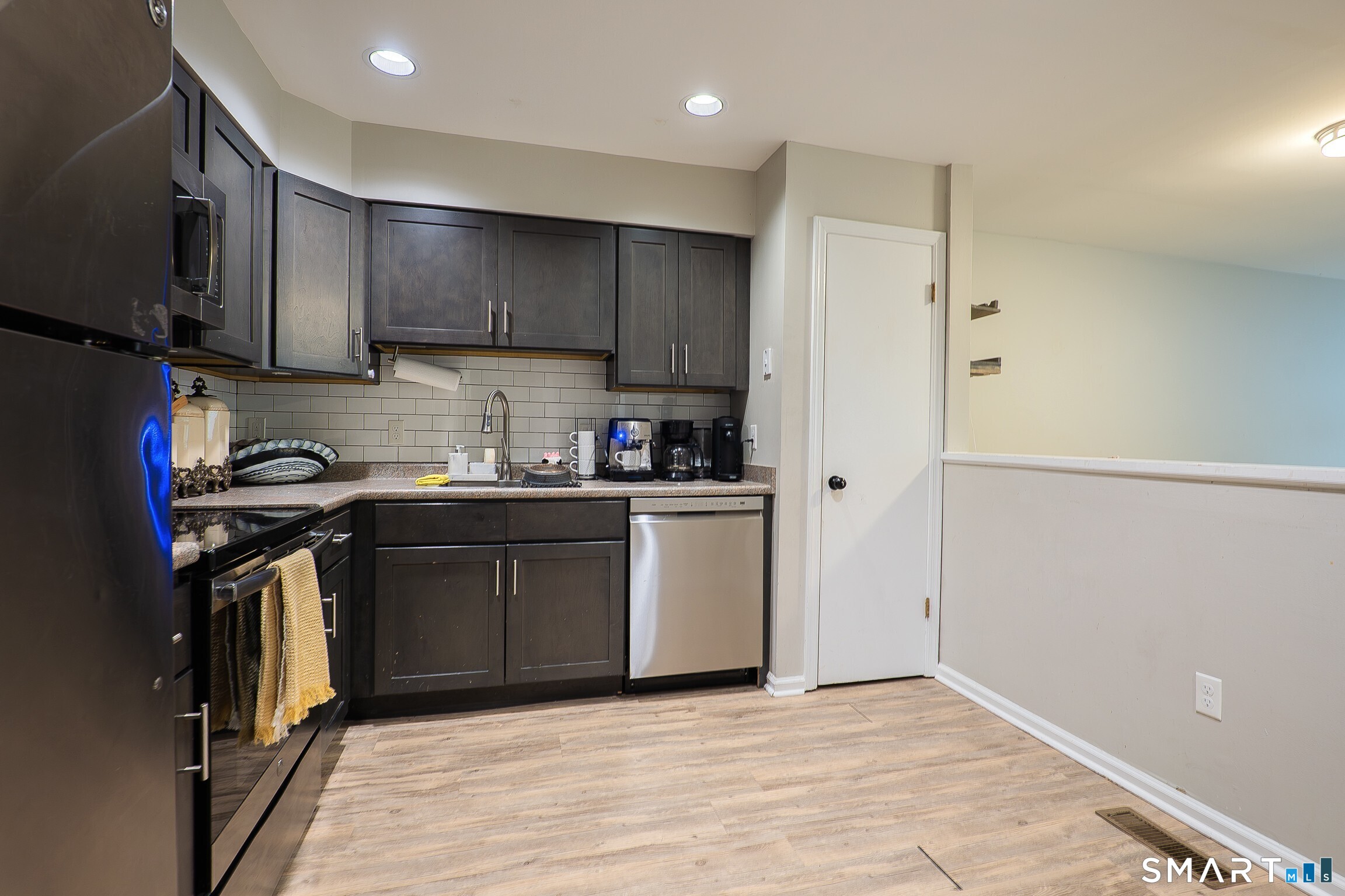 32 Deer Run, Unit 32 Bethel, CT 06801 - Photo 6 of 15