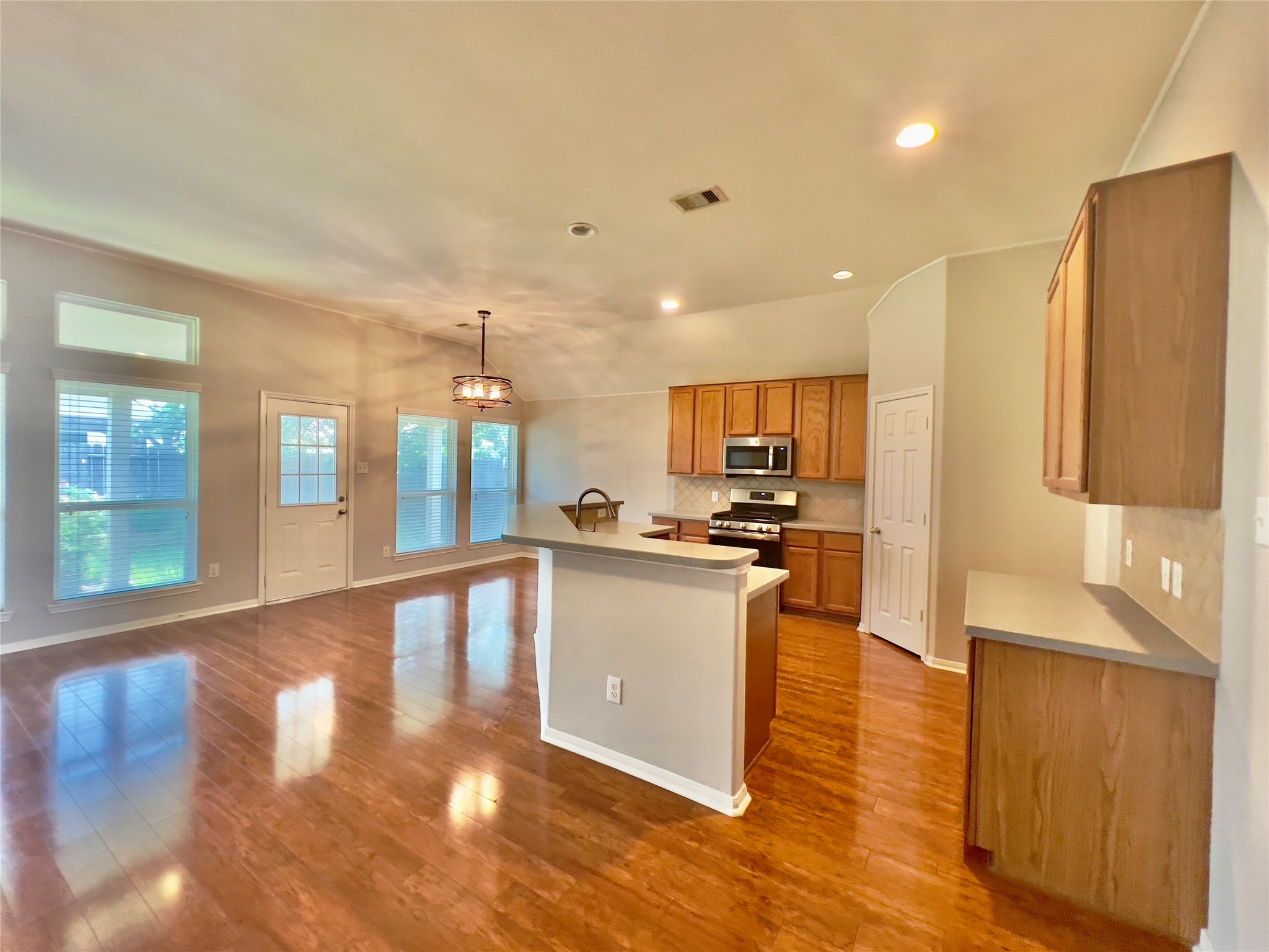 9912 Western Ridge Way Conroe, TX 77385 - Photo 5 of 36