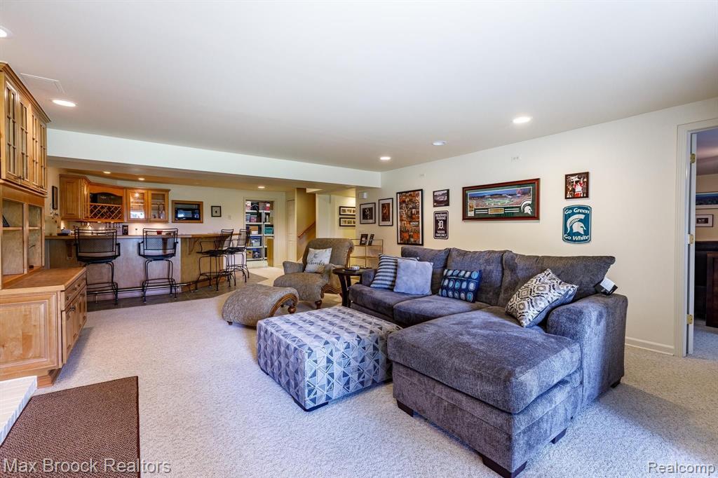 856 Green View Court Rochester Hills, MI 48307 - Photo 24 of 35