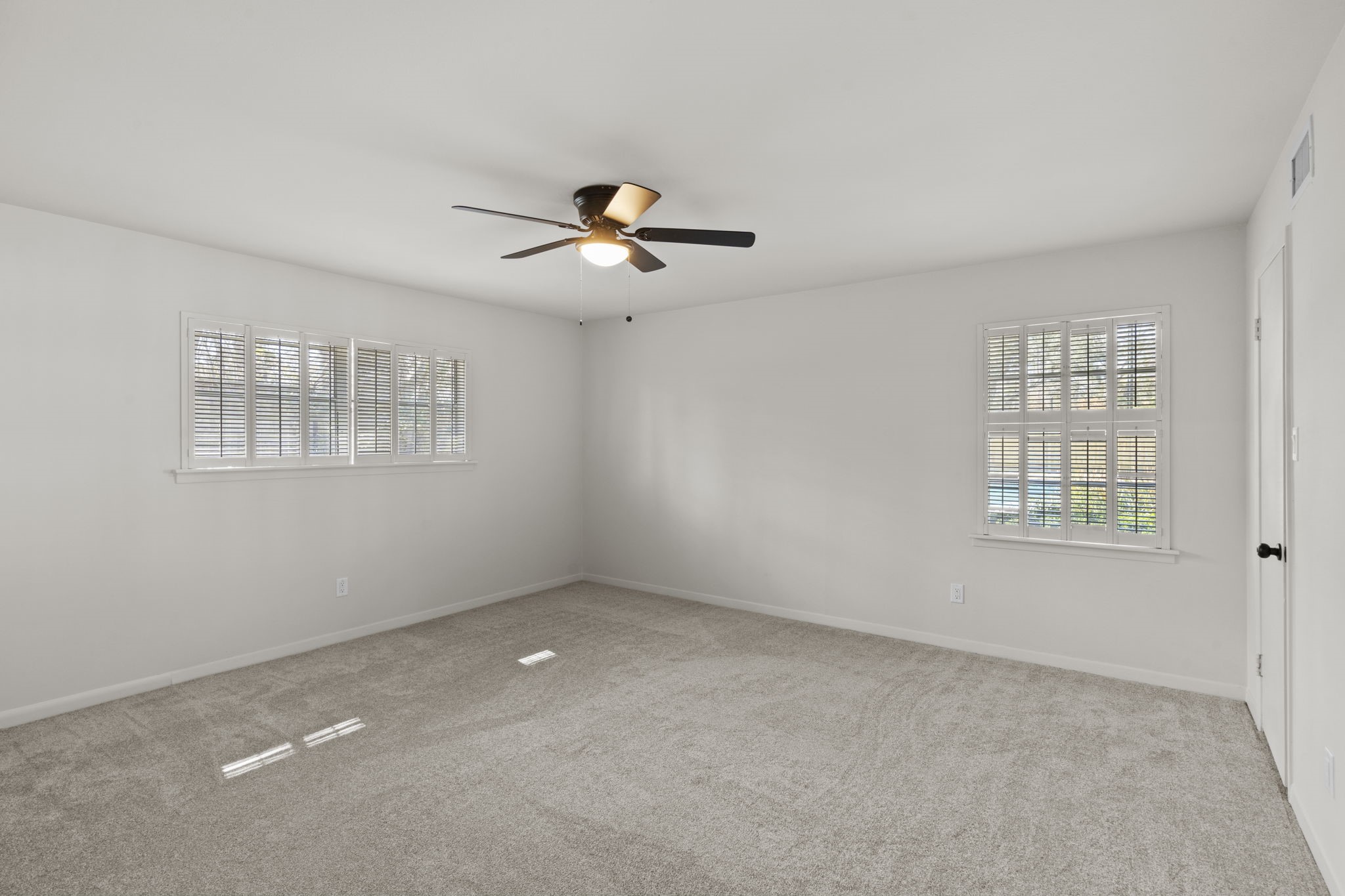 365 Piney Point Road Houston, TX 77024 - Photo 18 of 36