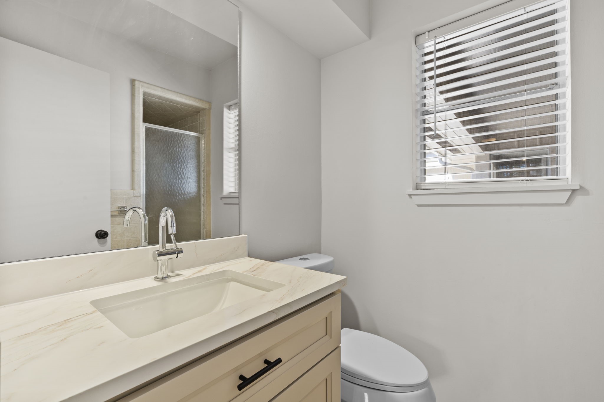 365 Piney Point Road Houston, TX 77024 - Photo 19 of 36