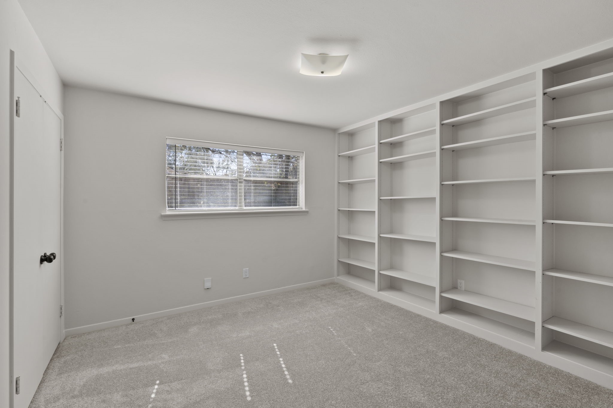 365 Piney Point Road Houston, TX 77024 - Photo 20 of 36