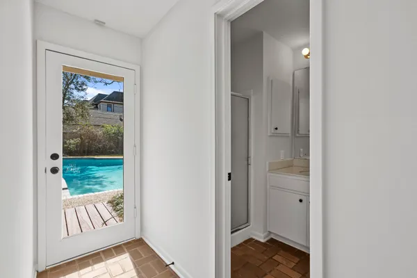 $8,000 | 365 Piney Point Road, Houston, TX 77024