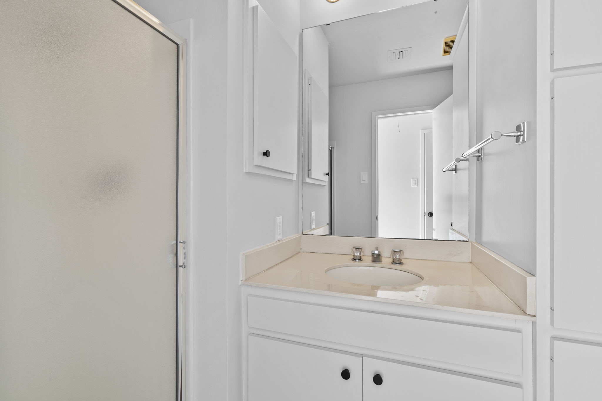 365 Piney Point Road Houston, TX 77024 - Photo 28 of 36