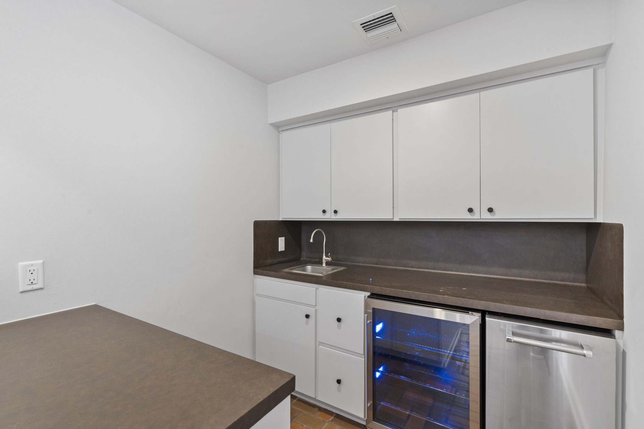 365 Piney Point Road Houston, TX 77024 - Photo 29 of 36