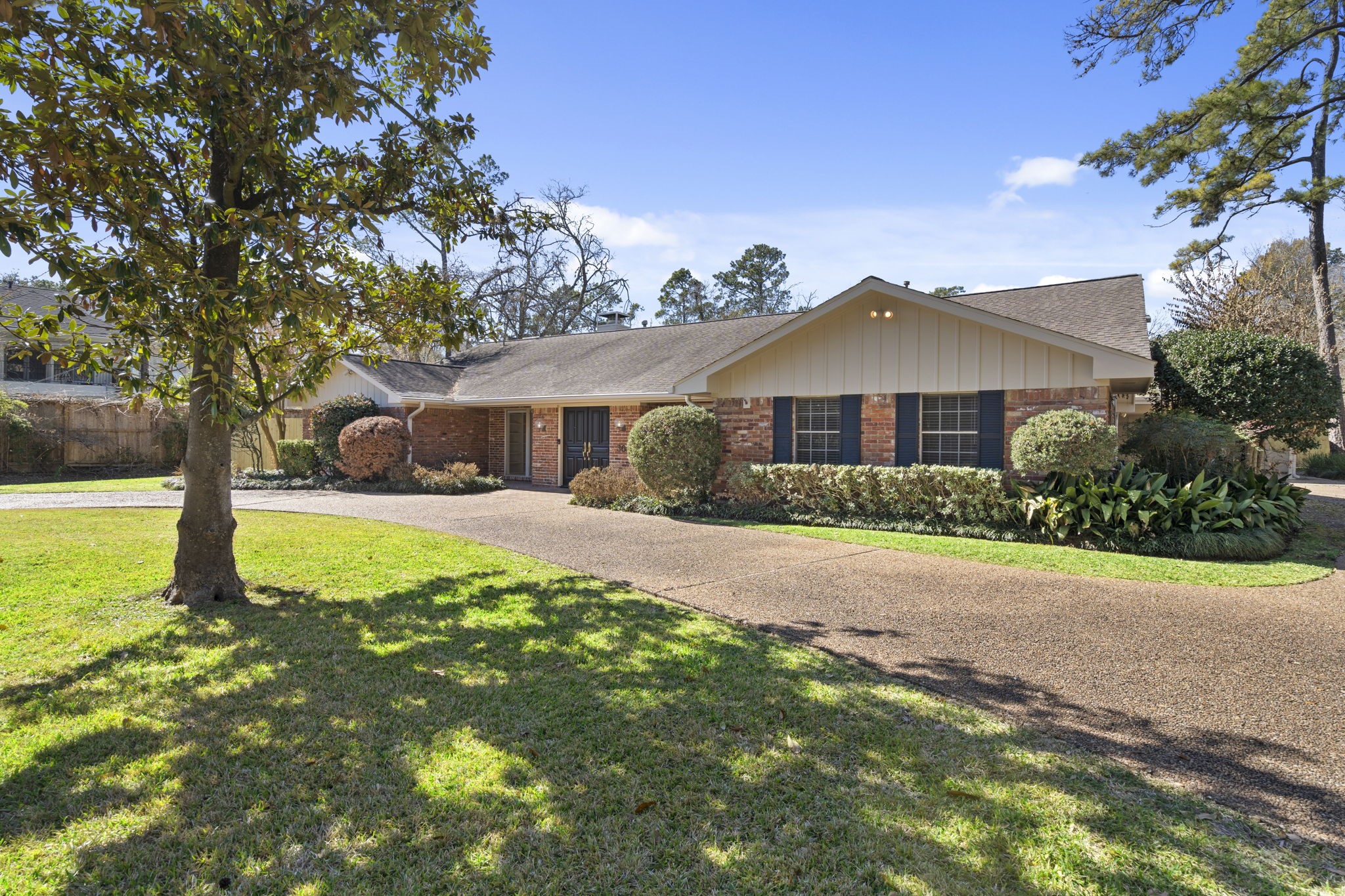 365 Piney Point Road Houston, TX 77024 - Photo 3 of 36