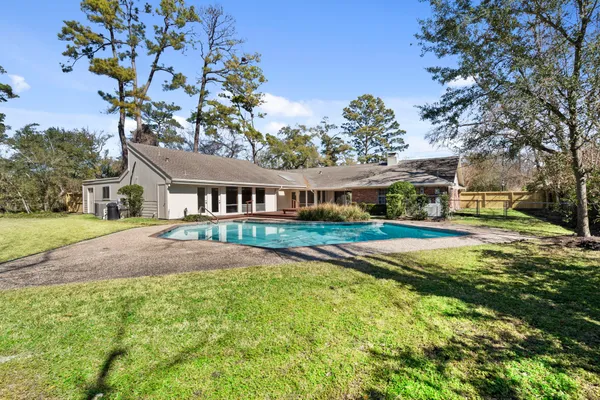$8,000 | 365 Piney Point Road, Houston, TX 77024