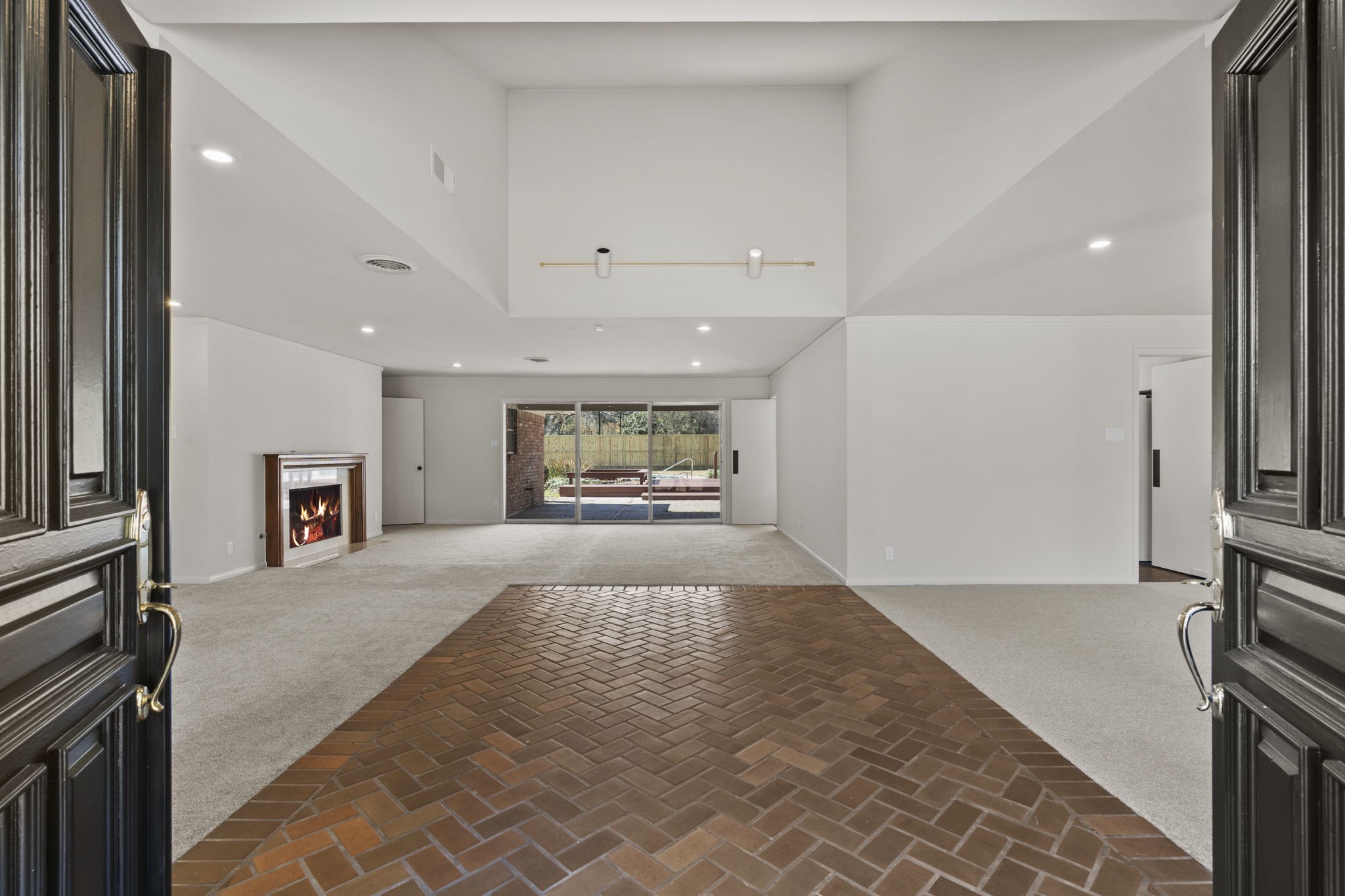 365 Piney Point Road Houston, TX 77024 - Photo 4 of 36