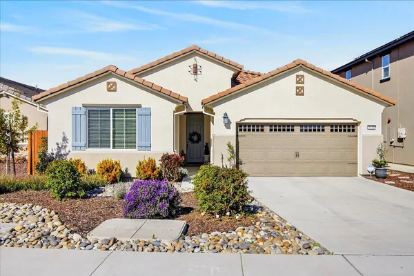 a view of a house with a outdoor space