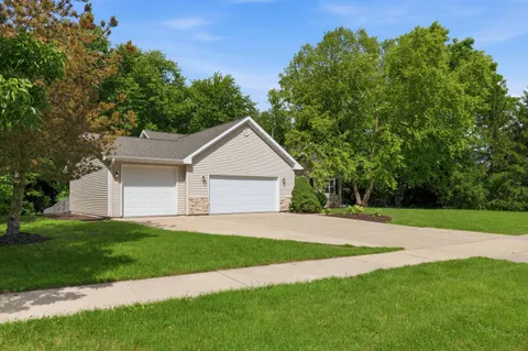 $475,000 | 3130 West Rockport Park Drive, Janesville, WI 53548