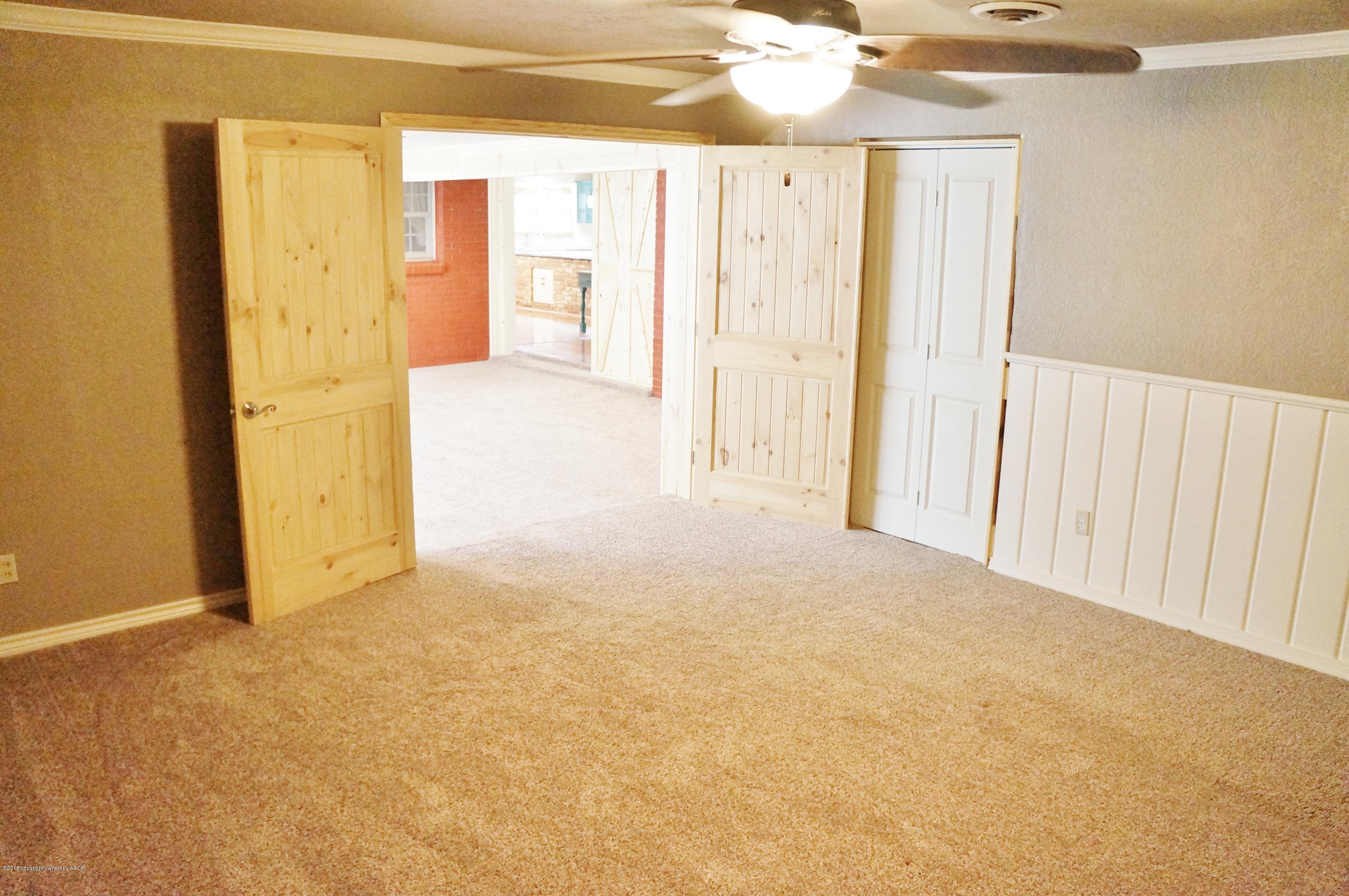 4208 Gem Lake Road Amarillo, TX 79106 - Photo 14 of 28 Master bedroom