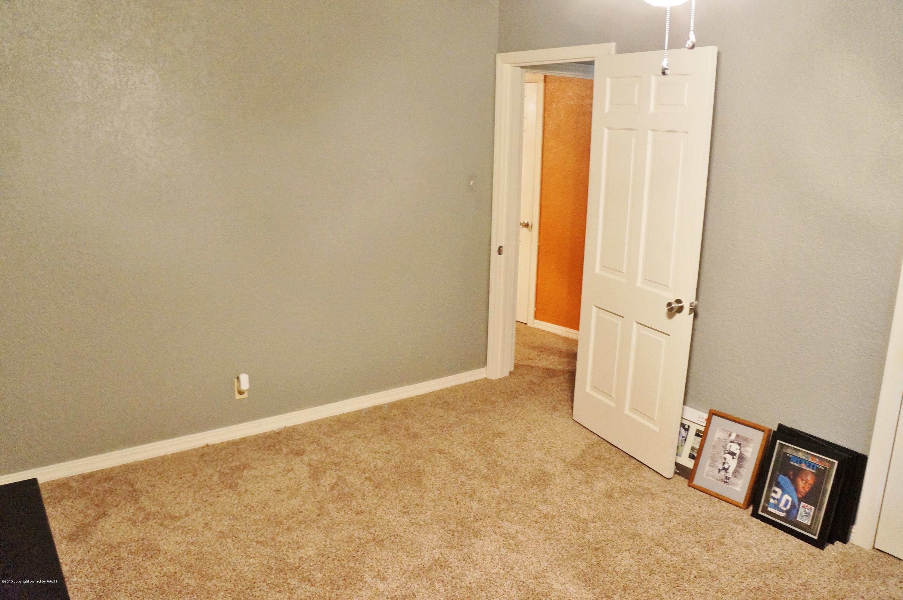 4208 Gem Lake Road Amarillo, TX 79106 - Photo 19 of 28 3rd Bedroom (2)
