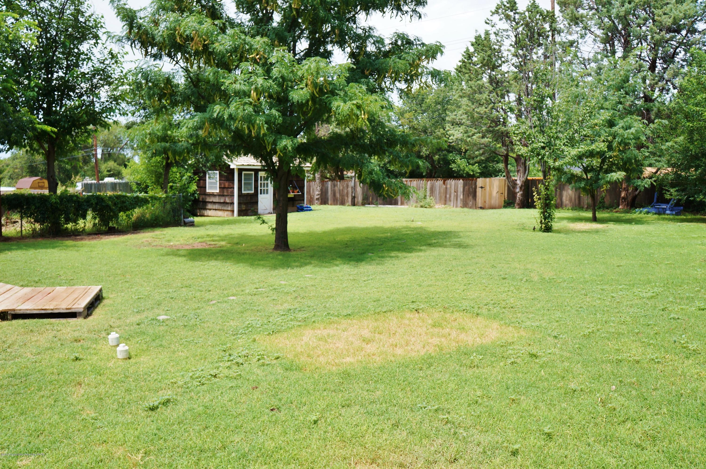 4208 Gem Lake Road Amarillo, TX 79106 - Photo 27 of 28 Backyard
