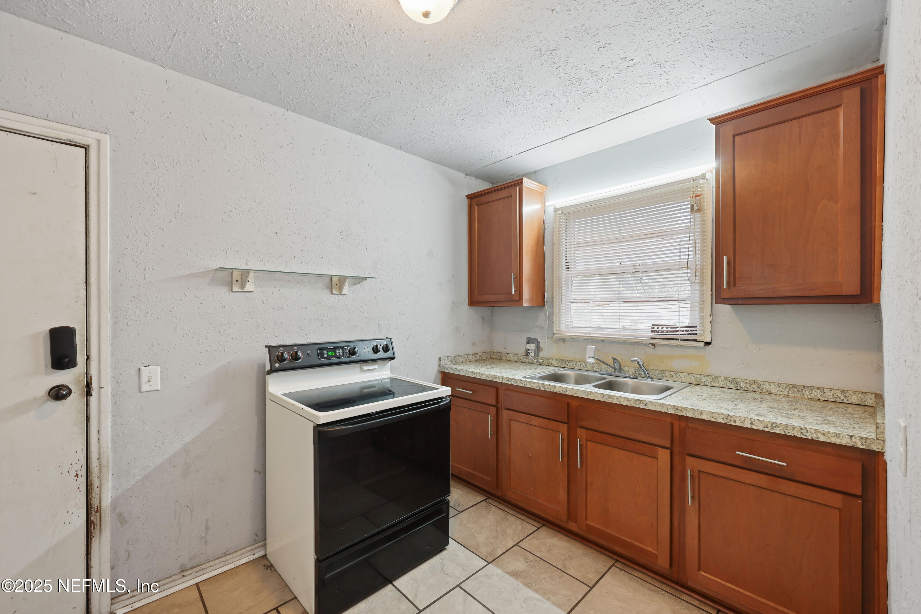 3527 Oleander Street Jacksonville, FL 32254 - Photo 13 of 33 Kitchen