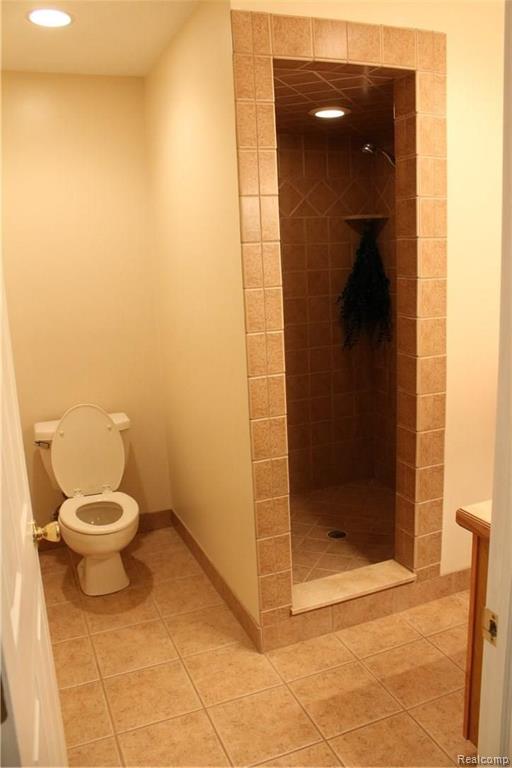 2724 Hickory Lawn Road Rochester Hills, MI 48307 - Photo 16 of 30