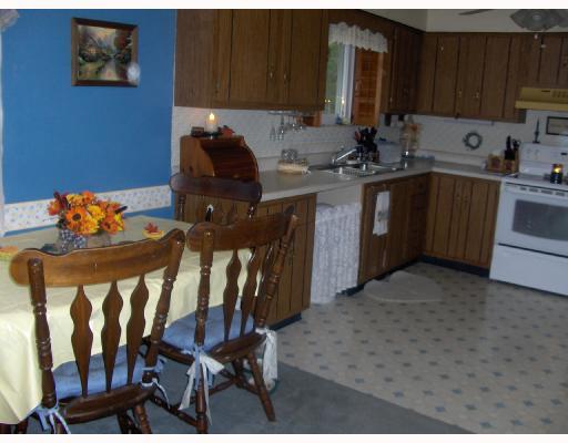 208 Jones Road Cabot, PA 16023 - Photo 5 of 10 Kitchen.