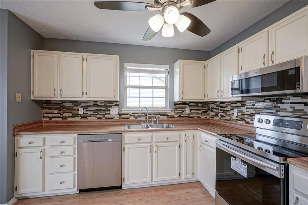 11724 Shannon Pointe Road Indianapolis, IN 46229 - Photo 11 of 29 Gallery Image 11