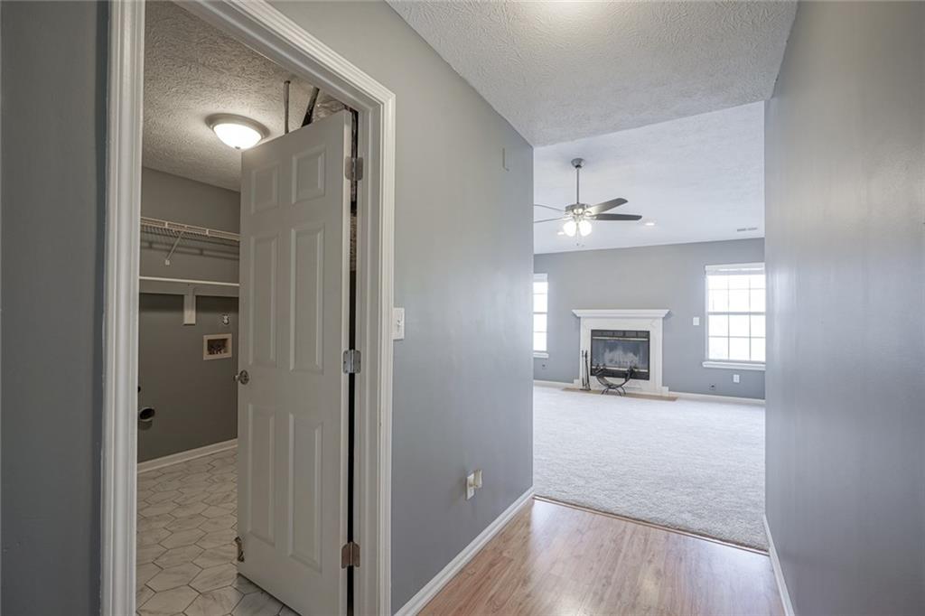 11724 Shannon Pointe Road Indianapolis, IN 46229 - Photo 4 of 29 Gallery Image 4
