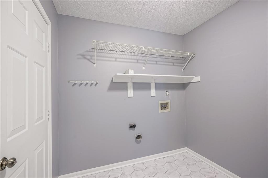11724 Shannon Pointe Road Indianapolis, IN 46229 - Photo 5 of 29 Gallery Image 5
