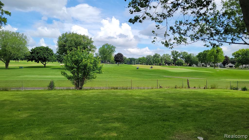 3760 West Maple Road Bloomfield Hills, MI 48301 - Photo 2 of 38 Gallery Image 2