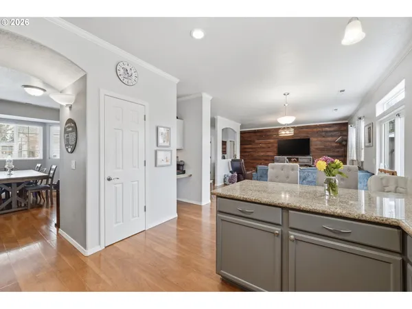 $460,000 | 3717 Riviera, Eugene, OR 97402