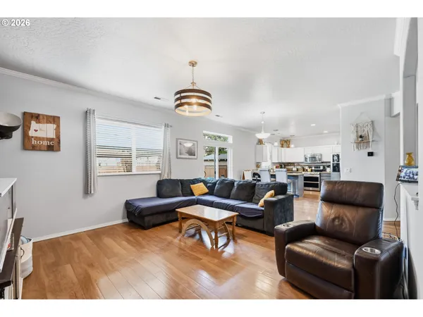 $460,000 | 3717 Riviera, Eugene, OR 97402