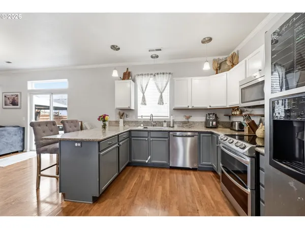 $460,000 | 3717 Riviera, Eugene, OR 97402