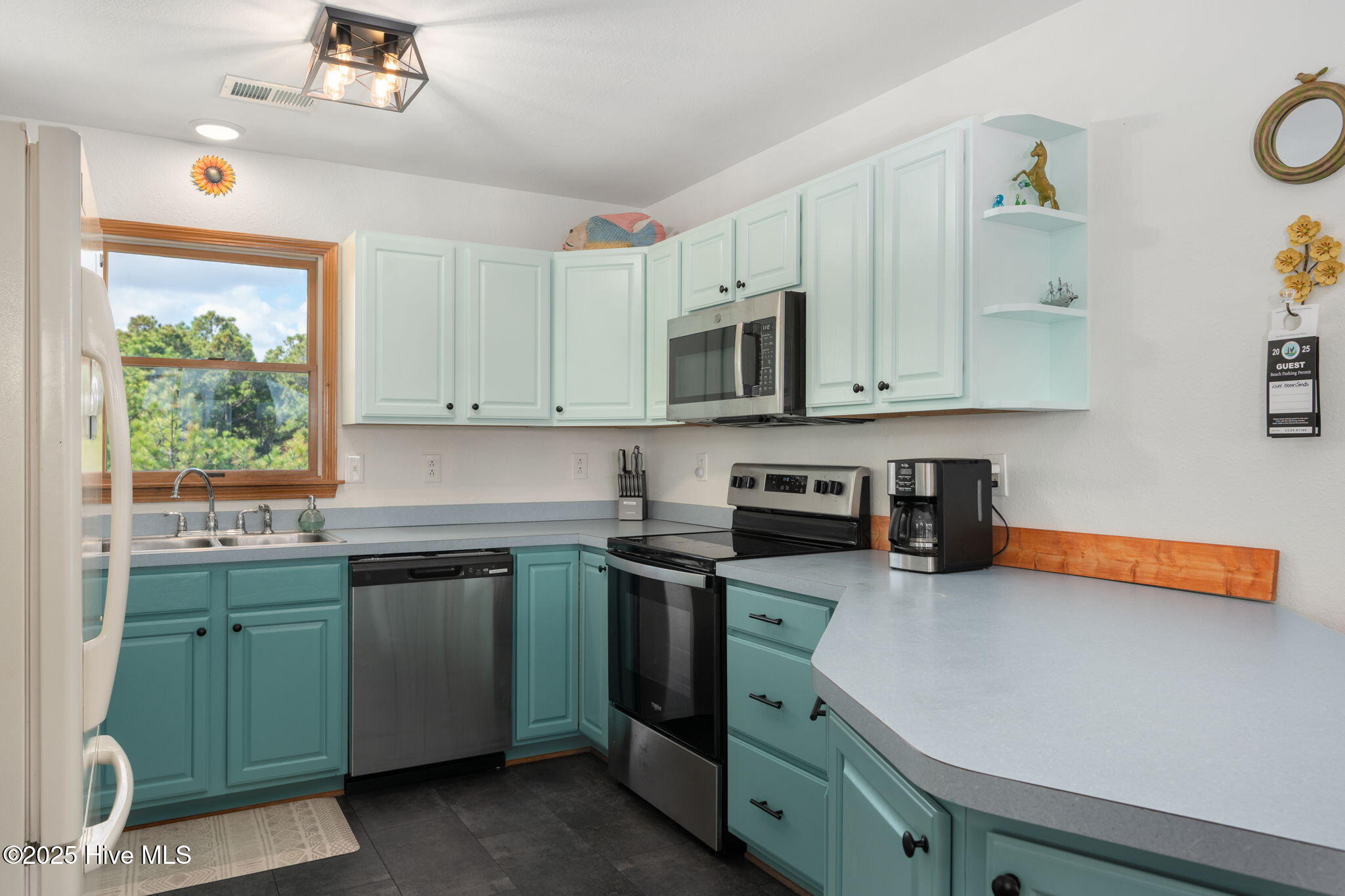 2324 Ocean Sands Road Corolla, NC 27927 - Photo 11 of 50 21-web-or-mls-2324-Ocean-Sands-TL-Kitche