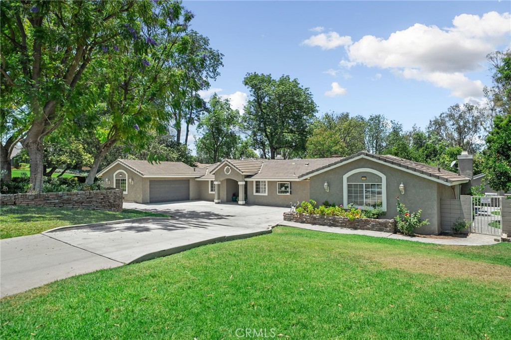 7455 Jola Drive Riverside, CA 92506 - Photo 3 of 130