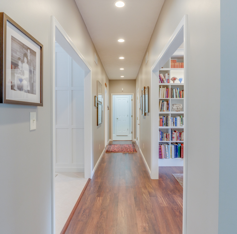 3550 East Bishop Road Mount Vernon, IL 62864 - Photo 15 of 61 a view of gallery with wooden floor