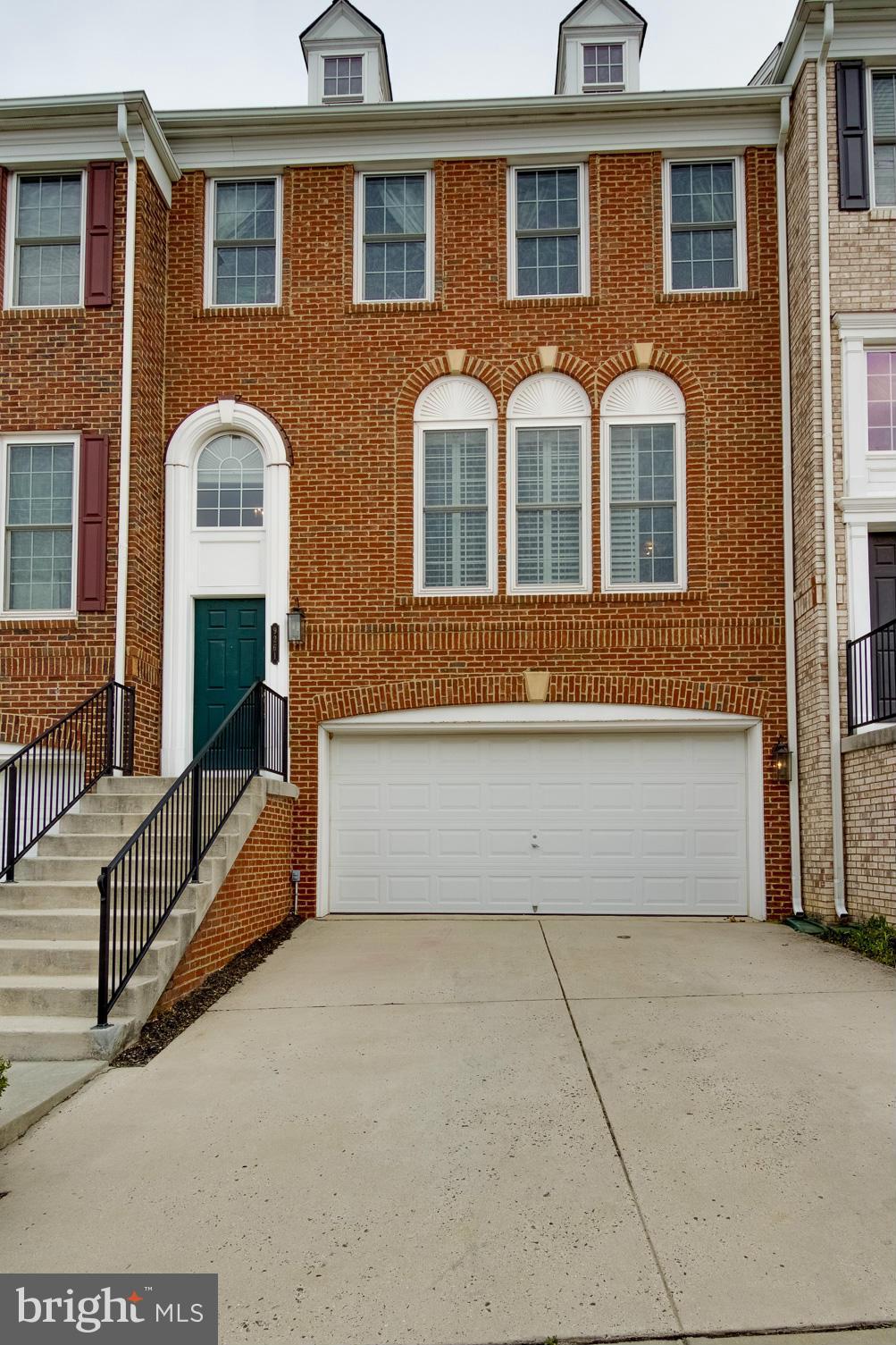 9261 Laurel Ridge Crossing Road Lorton, VA 22079 - Photo 1 of 27 Exterior (Front)