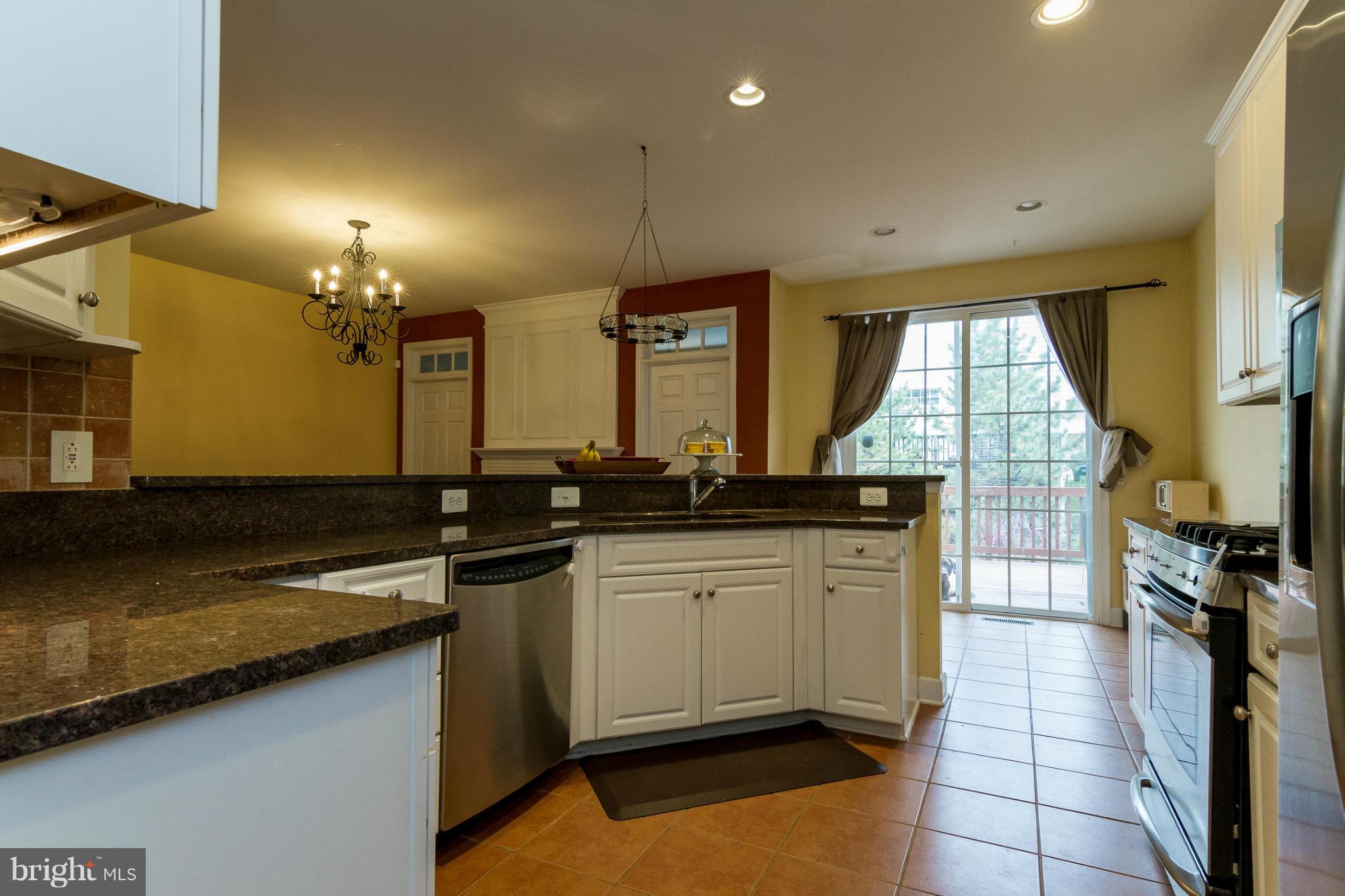9261 Laurel Ridge Crossing Road Lorton, VA 22079 - Photo 5 of 27 Kitchen