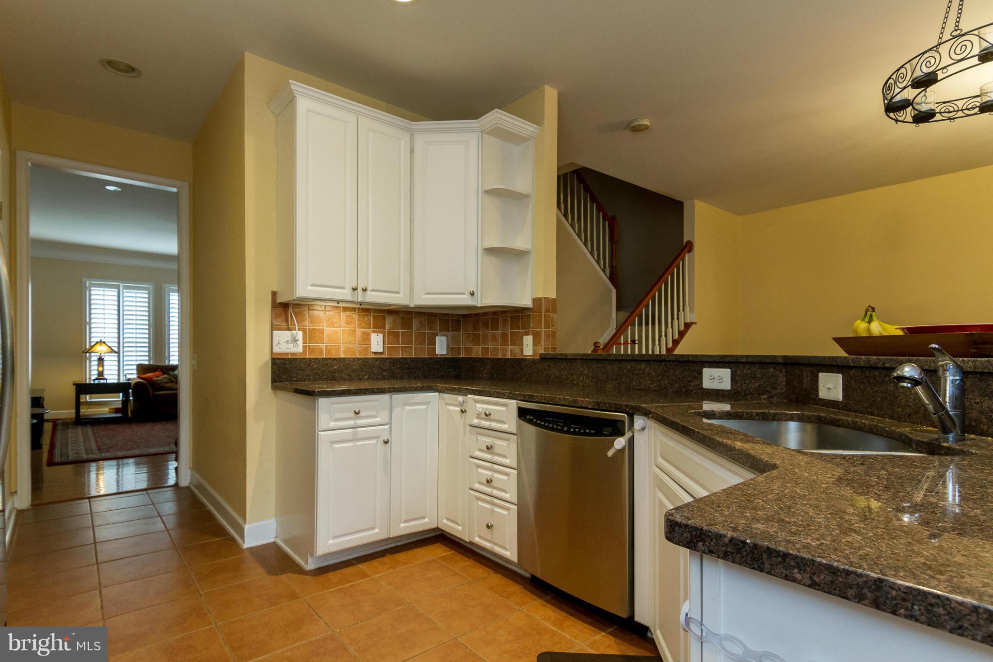 9261 Laurel Ridge Crossing Road Lorton, VA 22079 - Photo 6 of 27 Kitchen